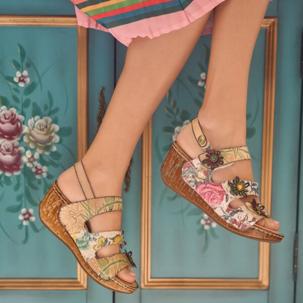 SANDALIA BEIGE ESTAMPADA - Imagen 3