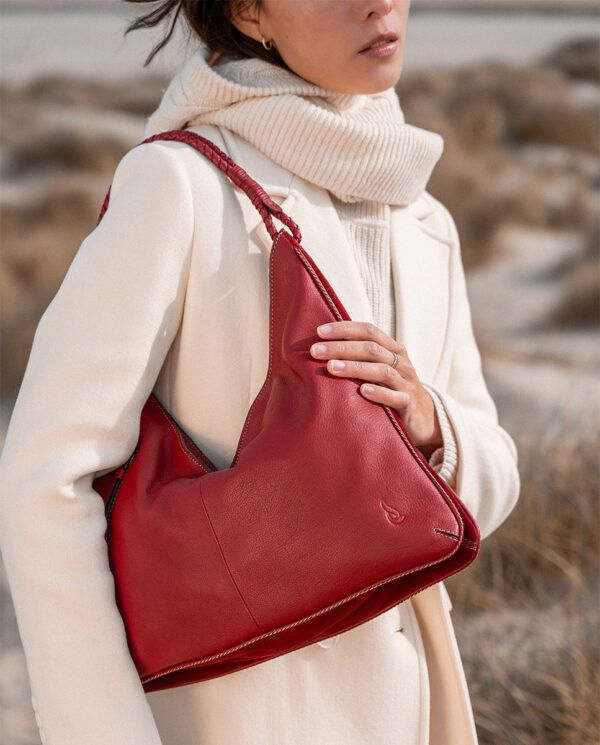 BOLSO DE HOMBRO EN PIEL ROJA - Imagen 2