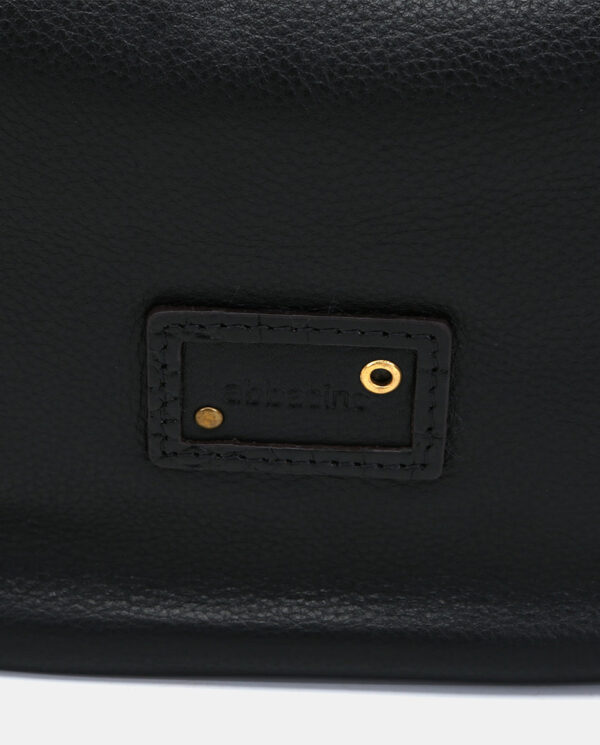 BOLSO DE HOMBRO EN PIEL NEGRA - Imagen 9