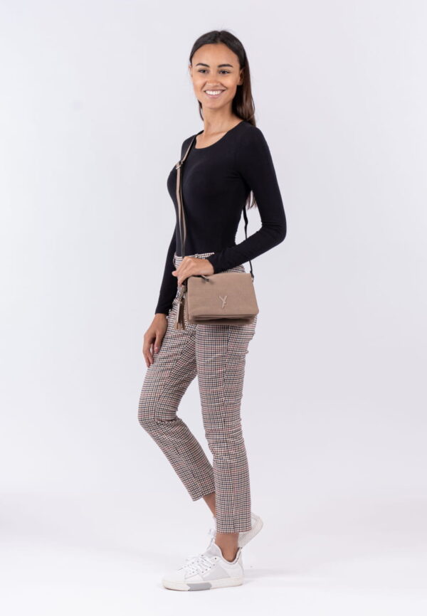 BOLSO DE HOMBRO COLOR ARENA